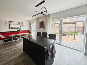 Kitchen Diner- click for photo gallery